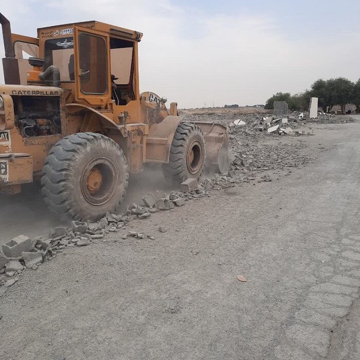 پاکسازی نخاله ای داخل روستا