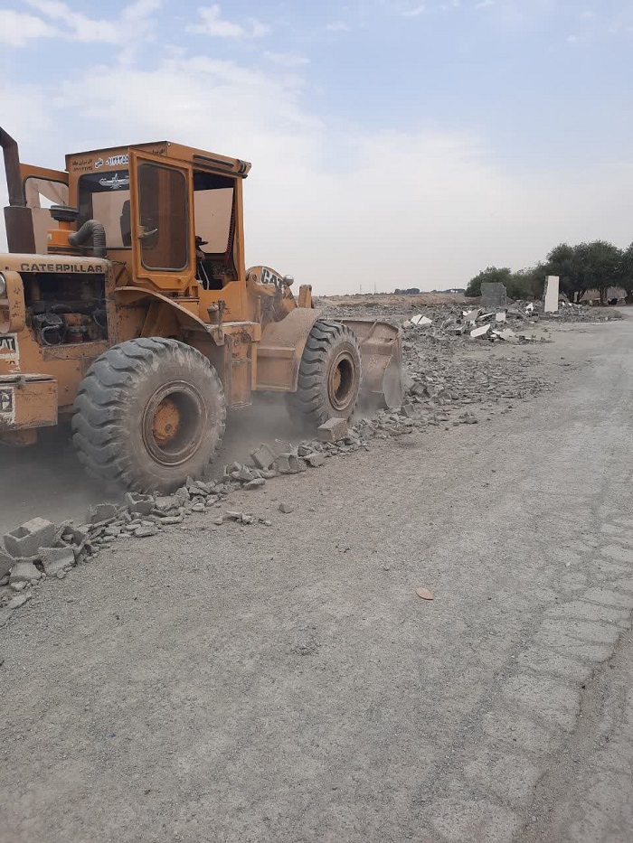 پاکسازی نخاله ای داخل روستا